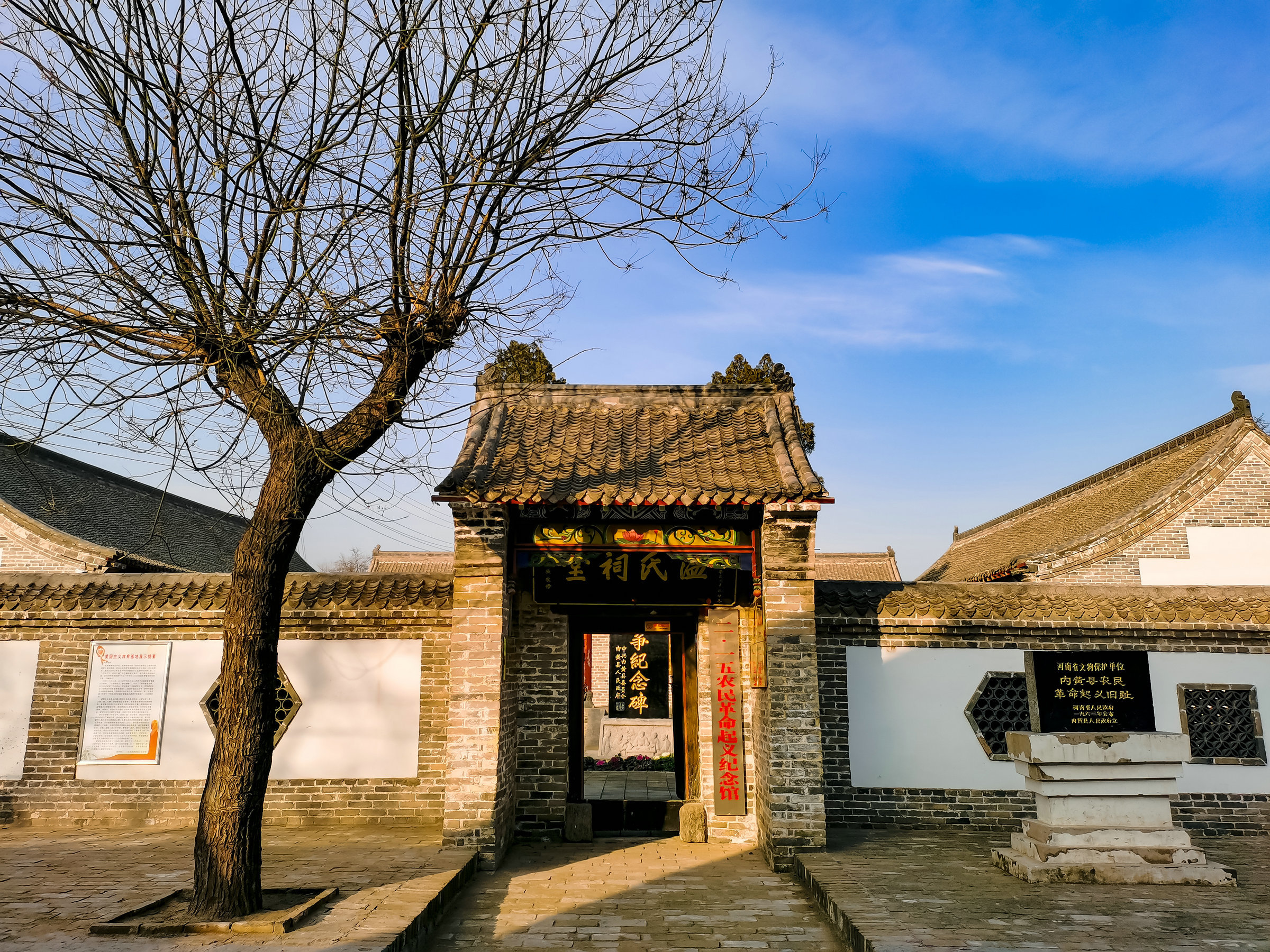 会赚钱的日进斗金，不会赚钱的辛苦搬砖  第1张