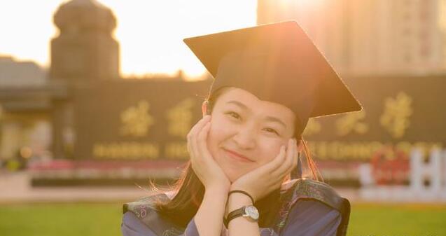 大学里怎么赚钱？（分享几个适合大学生赚钱的路子）