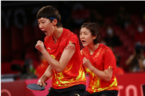 中国女乒3:0完胜日本获得女团冠军！  第1张