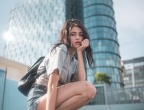 手机赚钱日赚300元真的假的？普通人能做到吗？